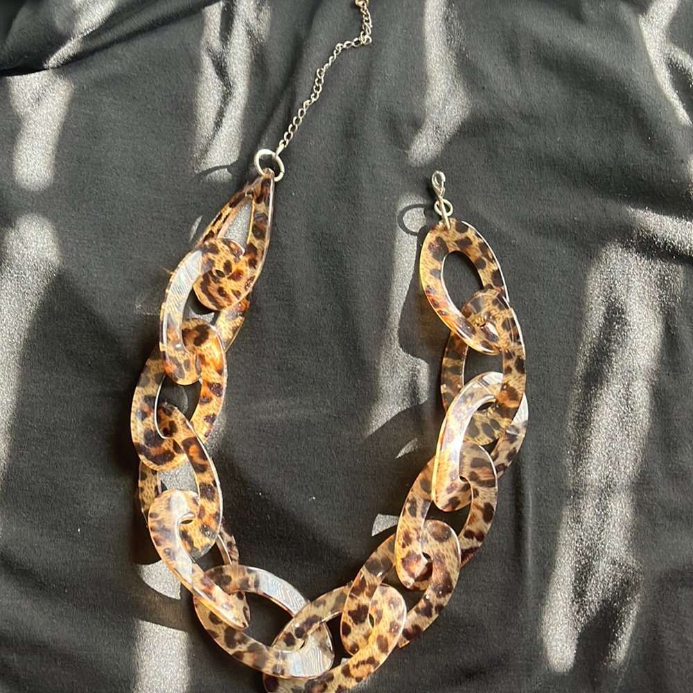 Leopard plastic necklace